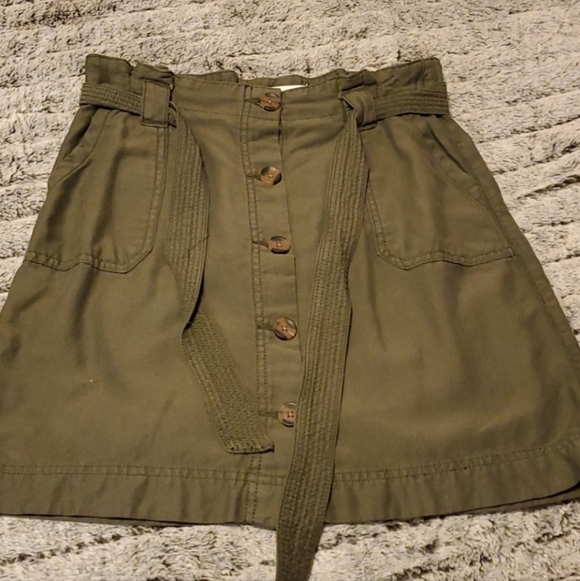 Maurices Army Green Button Belted Tie Front Mini Skirt Women's Size 4 Neutral - Picture 1 of 5